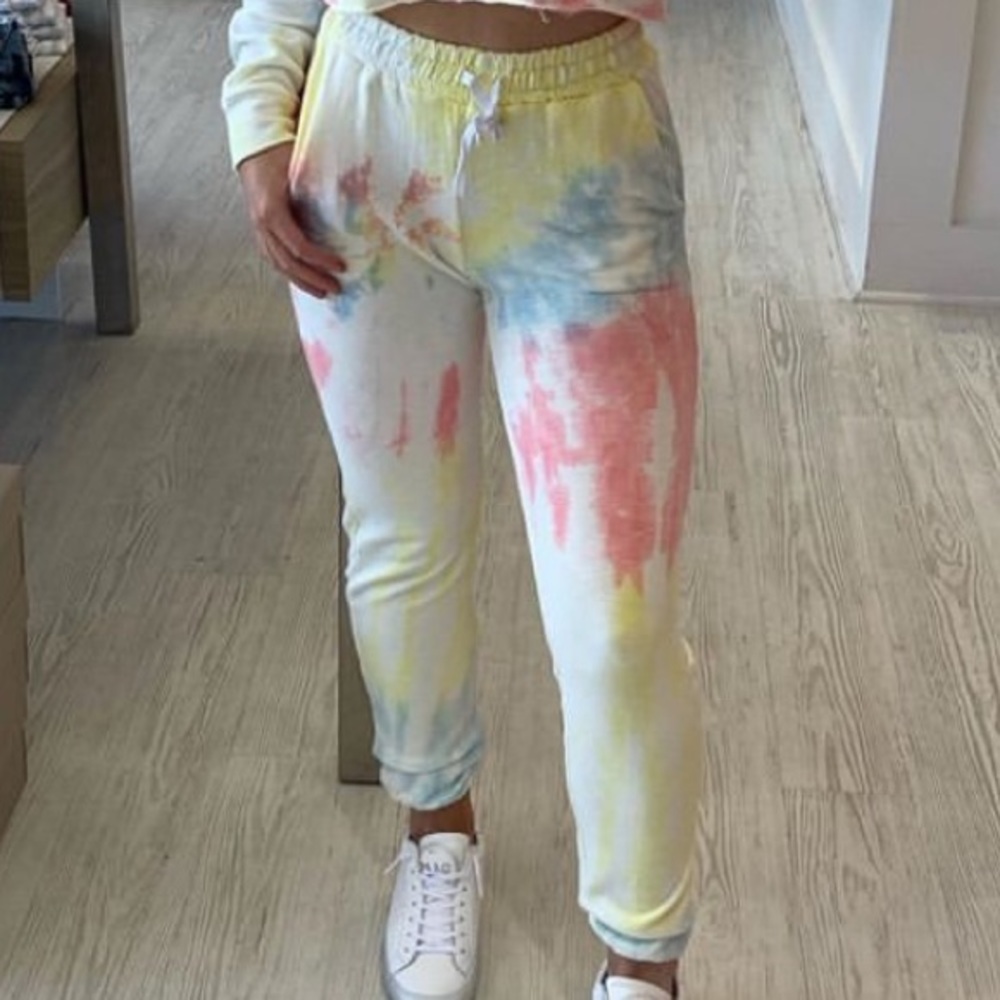 NWT Olivaceous tie-dye joggers